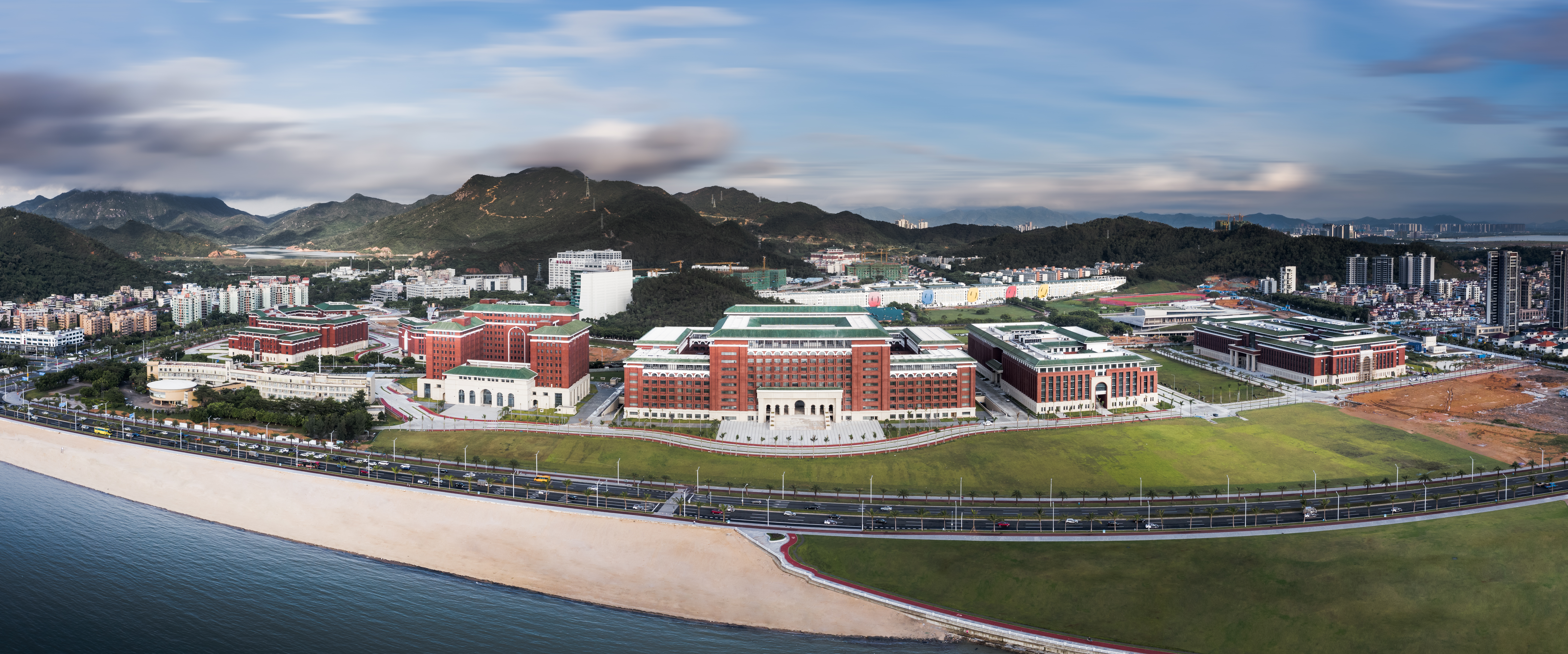 2中山大学珠海校区大气科学学院楼（荣获中国建设工程鲁班奖）.jpg